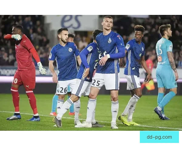 佩特洛维奇正式租借加盟法甲斯特拉斯堡开启新征程