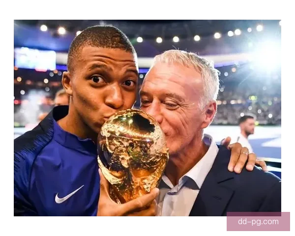 围绕德尚继续执掌法国国家队帅印的深层考量与世界杯周期新蓝图