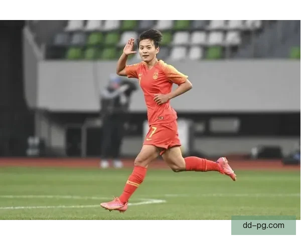 中国男足青岛主场凭拜合拉木张玉宁进球力克印尼迎来18强赛首胜